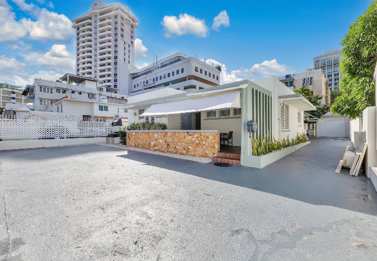House in Santurce - Condado Villa 4Bd 3Ba | Spa/Generator/Parking 