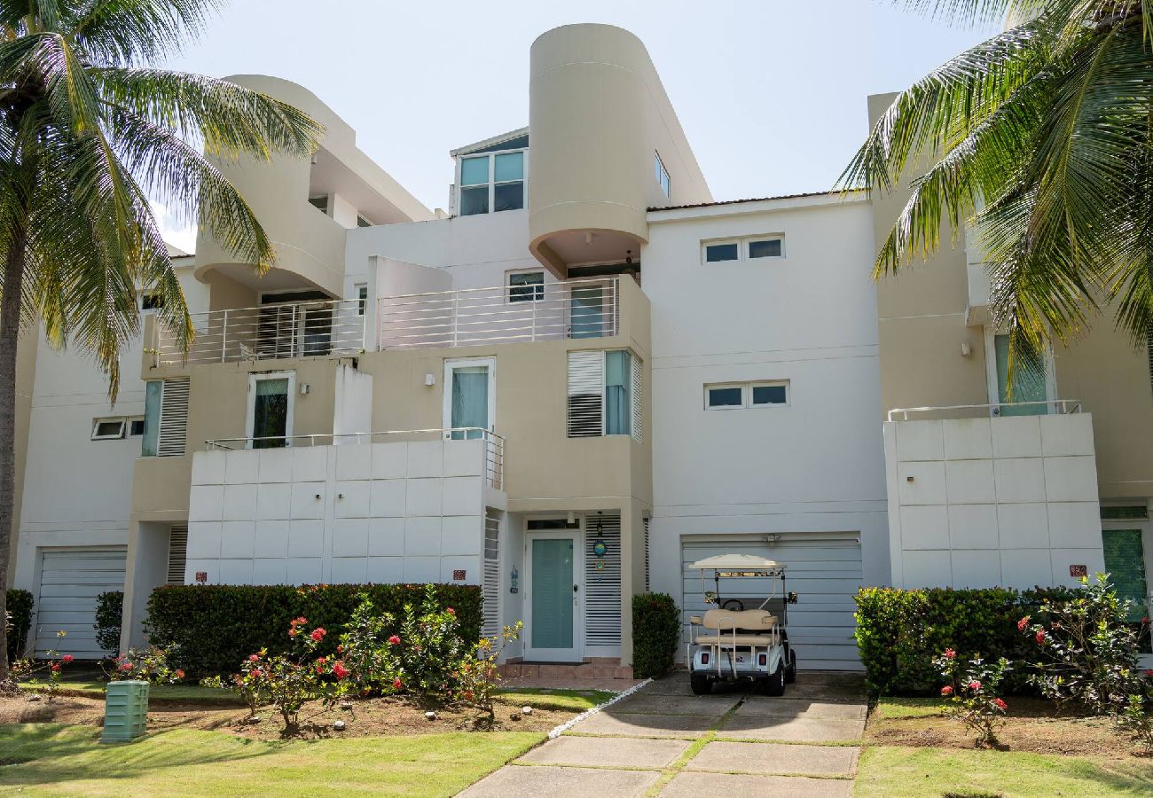 Townhouse in Dorado - Villa Merchán | 8 Guests | 4BR & 4.5 Bathrooms 