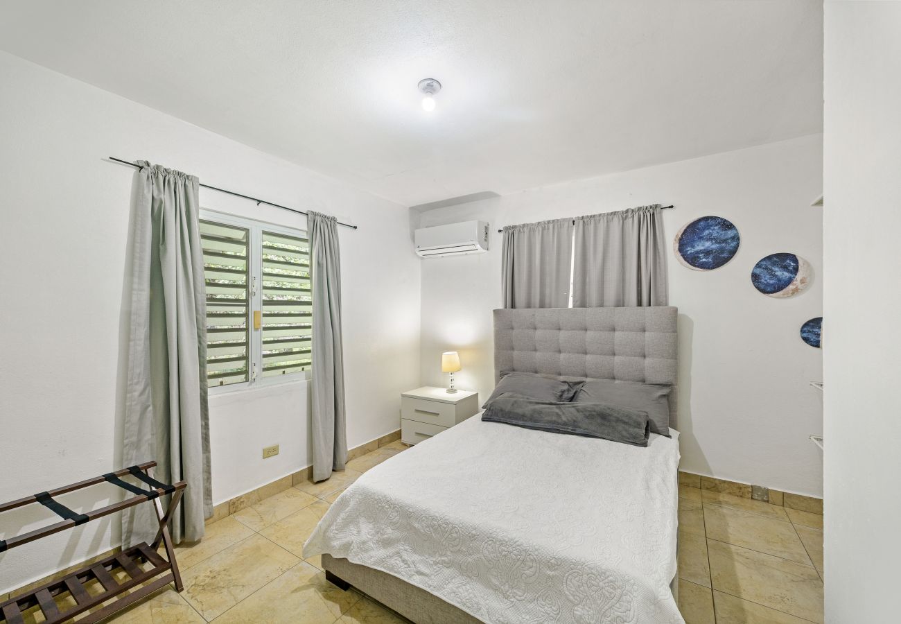 House in Fajardo - Hilltop Getaway with Huge Terrace 