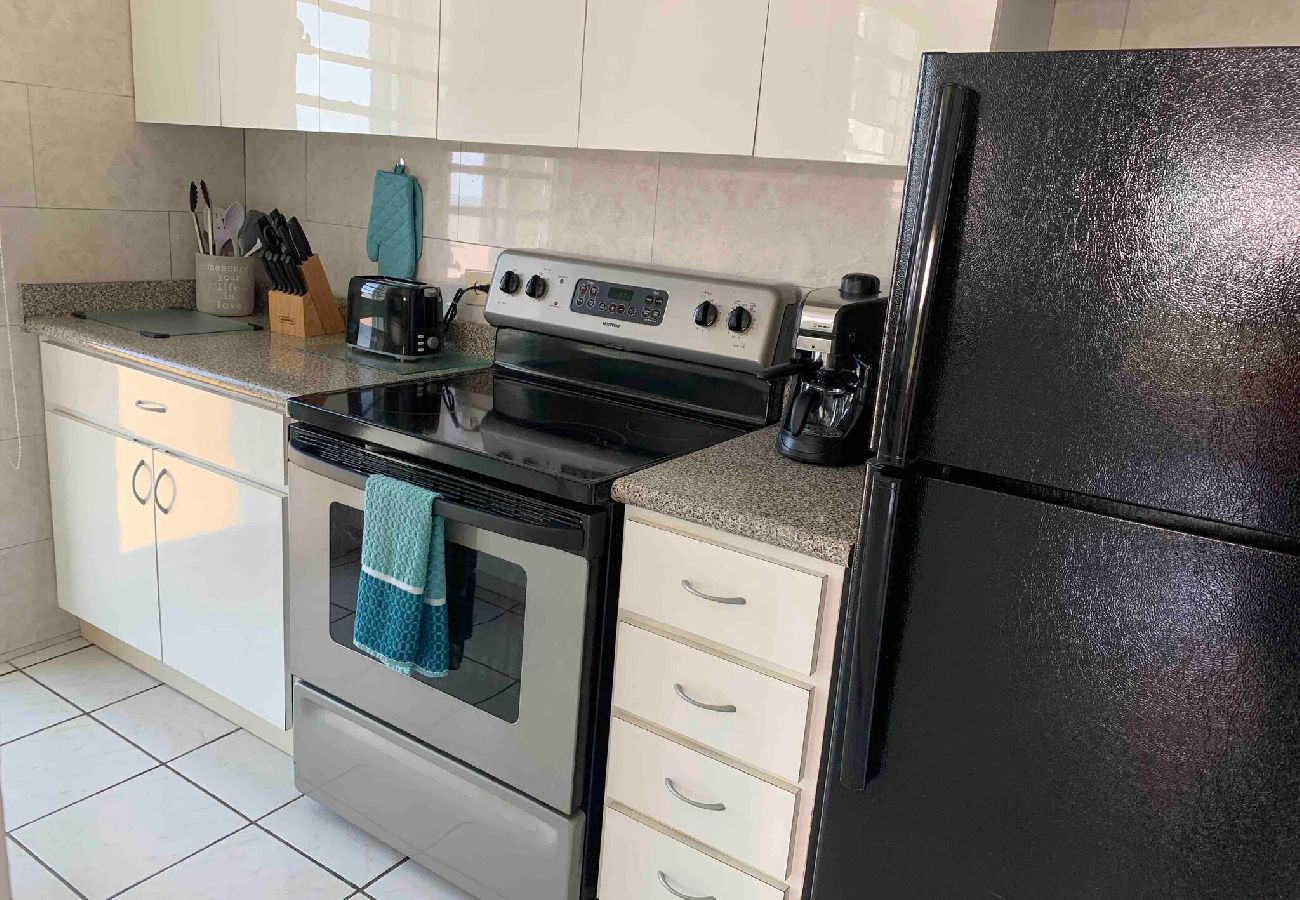 Apartment in Fajardo - Fajardo Oceanfront: Marina Views, Wi-Fi & Pool 