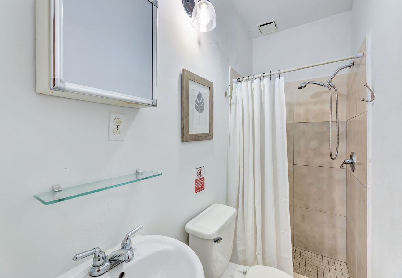Apartment in San Juan - Beautiful 2 Bedroom in Miramar! 