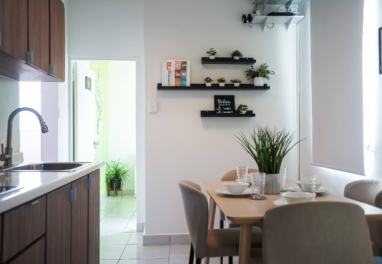 Apartment in San Juan - Centric, Spacious, Stylish Miramar Unit, Sleeps 4 