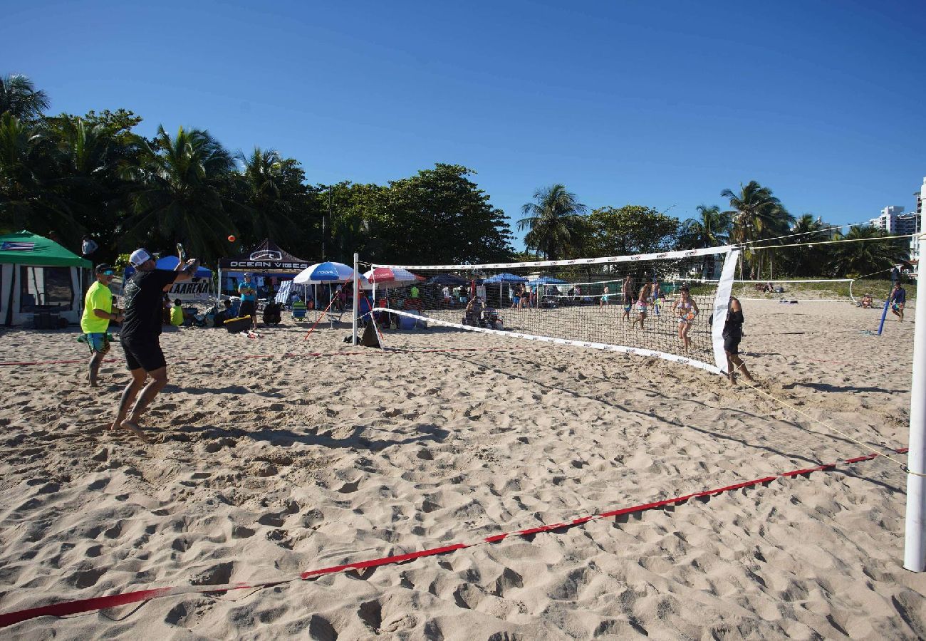 Apartment in San Juan - Centric, Spacious, Stylish Miramar Unit, Sleeps 4 