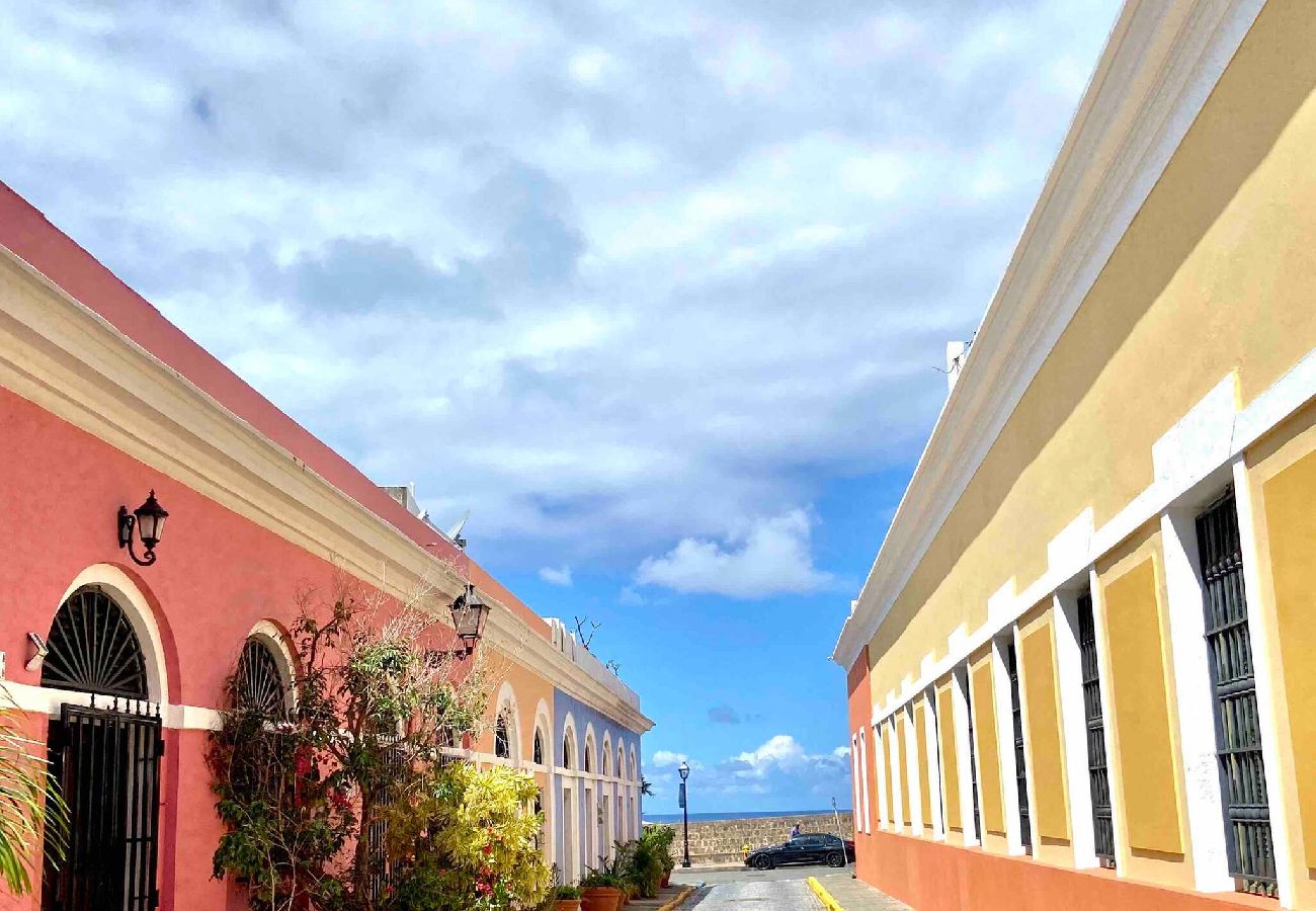 Apartment in San Juan - Old San Juan Colonial Gem 