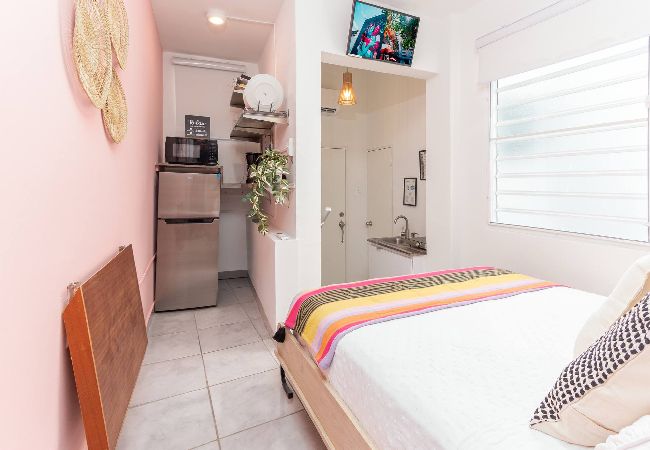 Apartment in San Juan - Centric Cozy Studio In The Heart of Miramar 