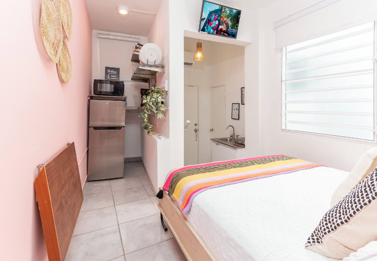 Apartment in San Juan - Centric Cozy Studio In The Heart of Miramar 