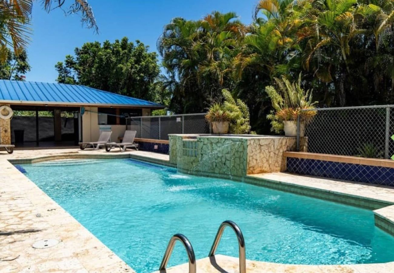 Apartment in Vega Baja - Comfortable 2BR Getaway for 6 Guests with Pool Access