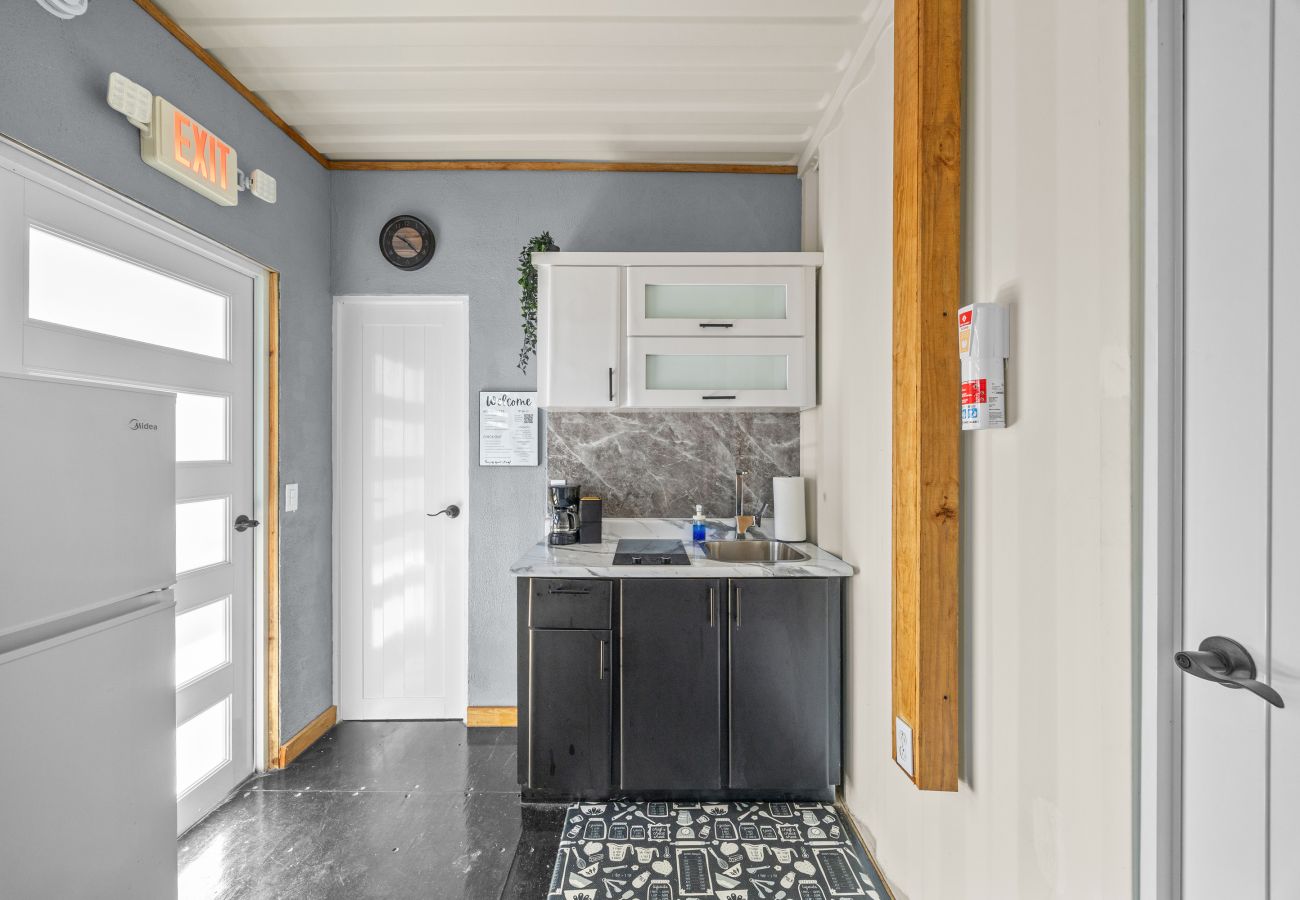 Apartment in Vega Baja - Comfortable 1BR Beachside Apartment – Sleeps 4