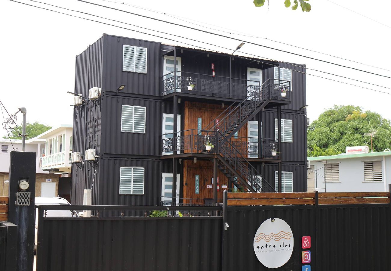 Apartment in Vega Baja - Sunny 1-Bedroom Beach Apartment for 4 Guests