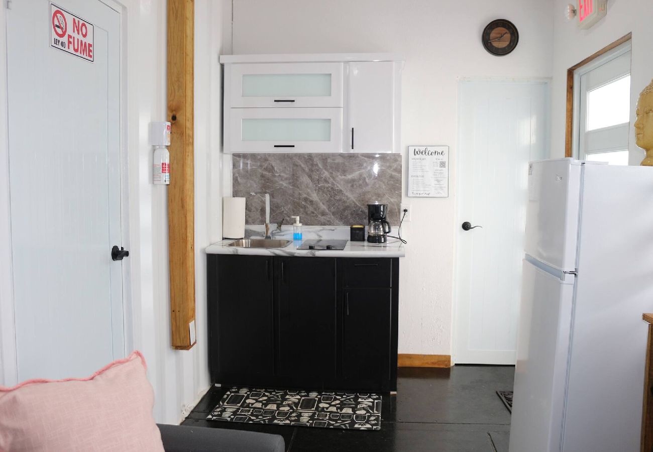 Apartment in Vega Baja - Sunny 1-Bedroom Beach Apartment for 4 Guests