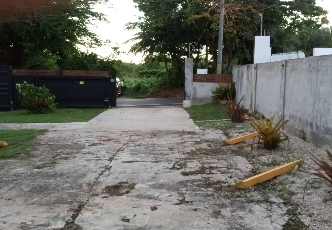 Apartment in Vega Baja - Sunny 1-Bedroom Beach Apartment for 4 Guests