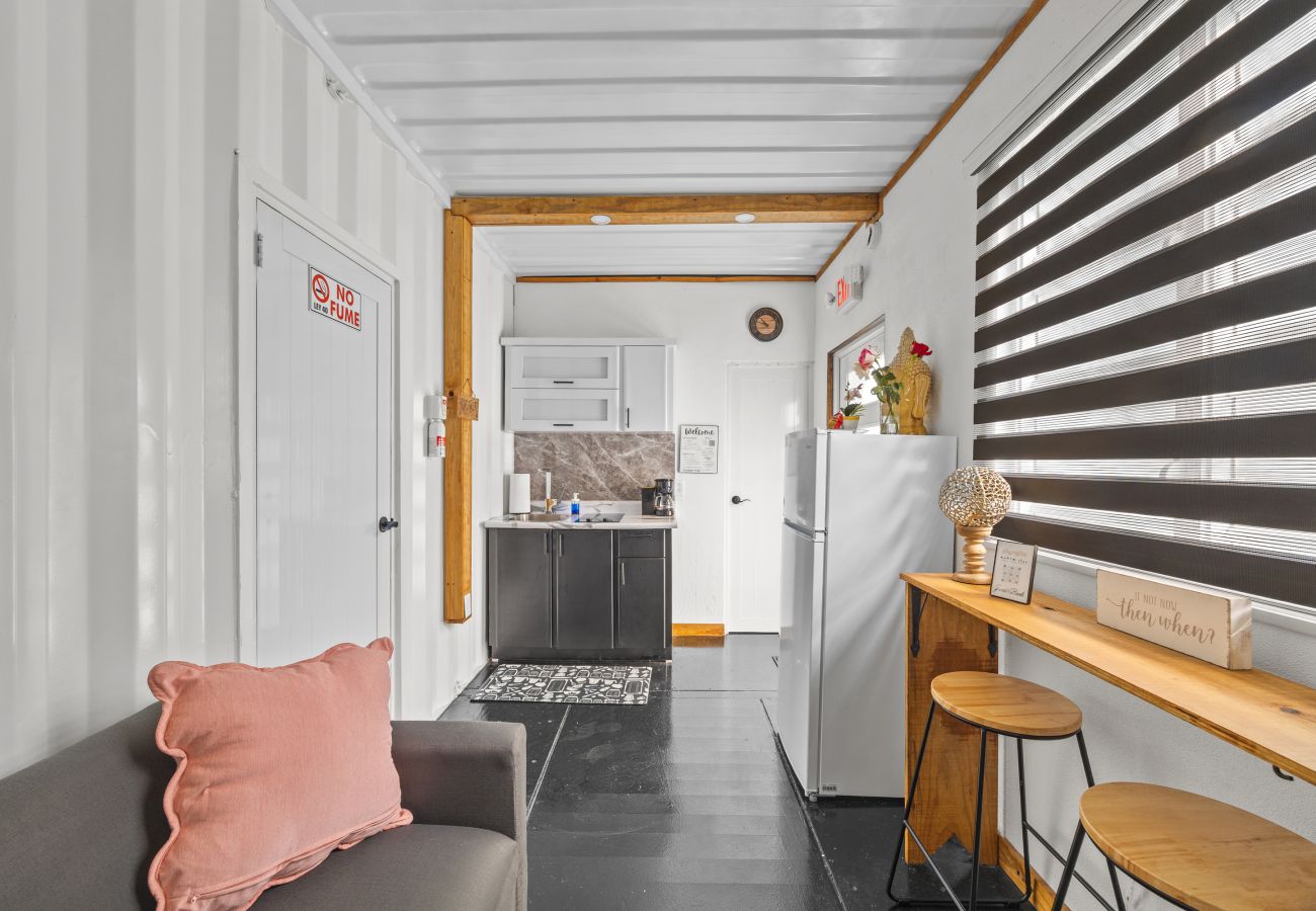 Apartment in Vega Baja - Sunny 1-Bedroom Beach Apartment for 4 Guests