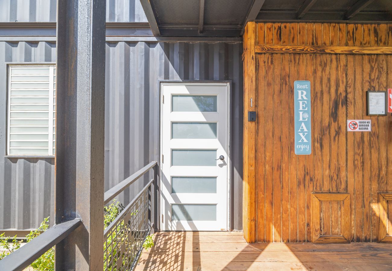 Apartment in Vega Baja - Sunny 1-Bedroom Beach Apartment for 4 Guests