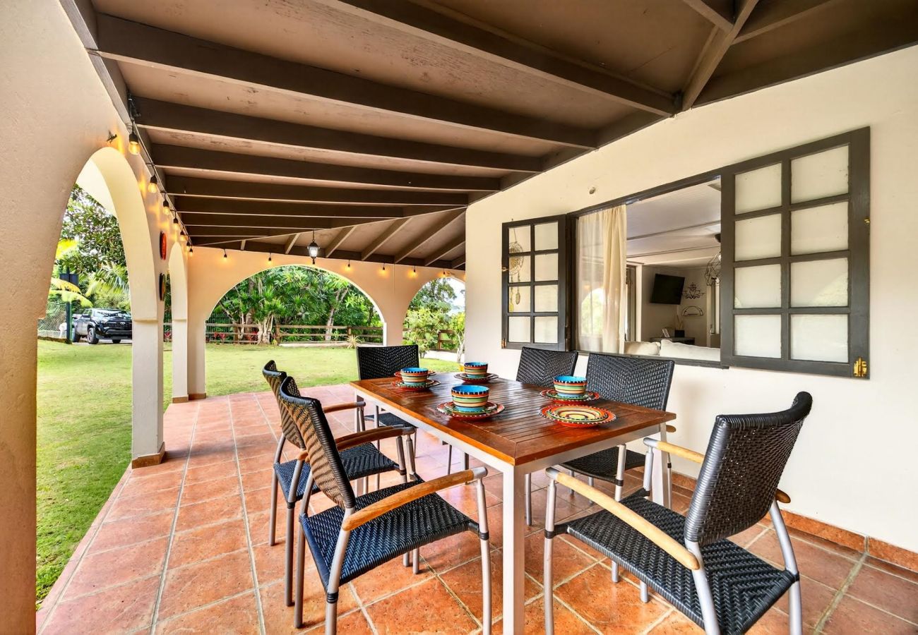 Country house in Cayey - Escape to a Mountain Hideaway w/ Jacuzzi & Scenic Views in Cayey, Puerto Rico.