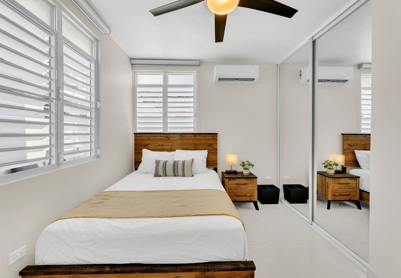 Apartment in San Juan - Charming 1BR Apt + Balcony | Perfect for 3