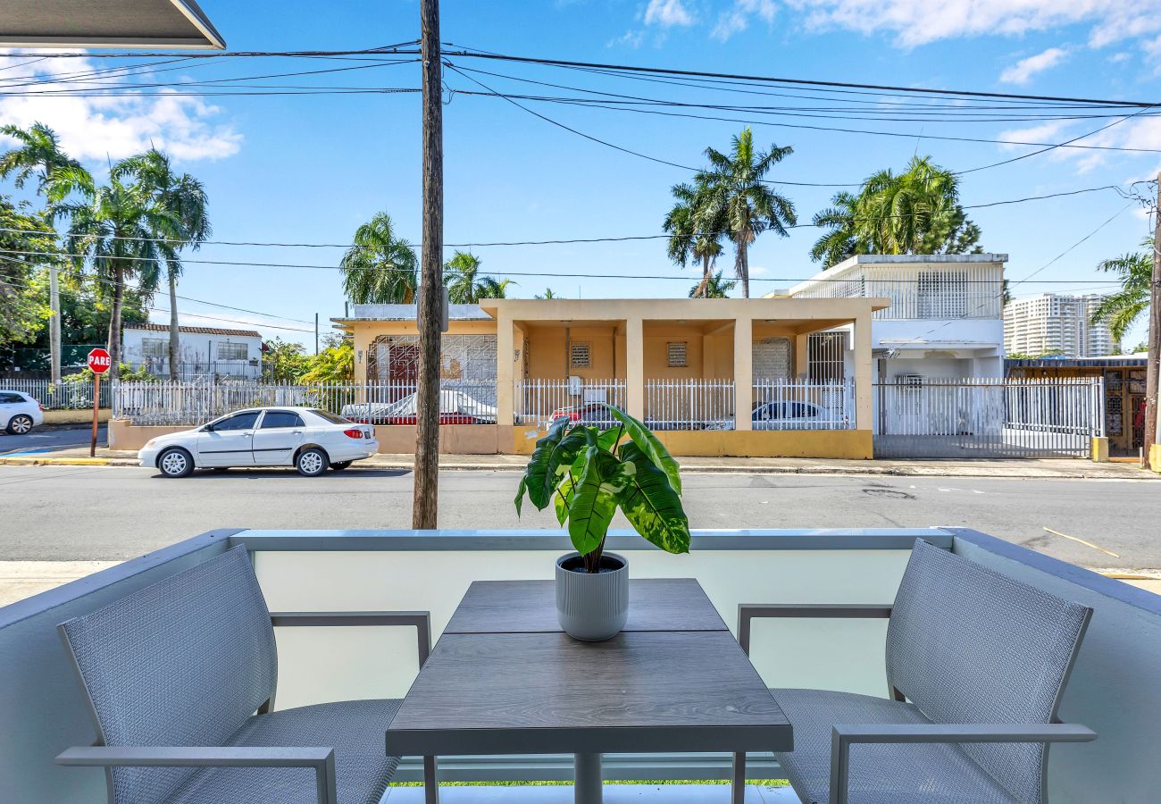 Apartment in San Juan - Charming 1BR Apt + Balcony | Perfect for 3