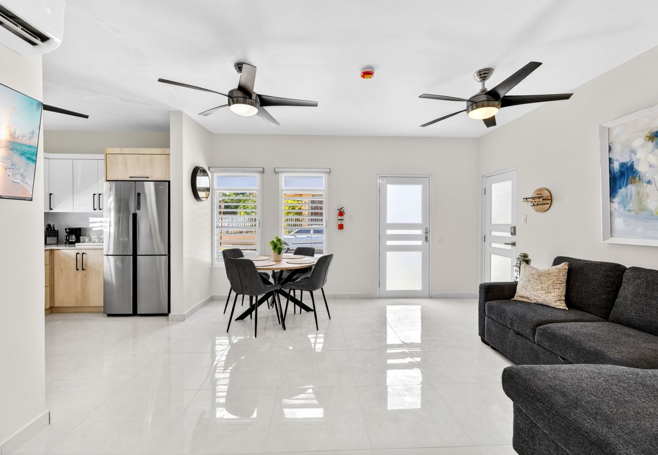 Apartment in San Juan - Spacious Apt. with Private Balcony, 2 BR | Sleeps 6