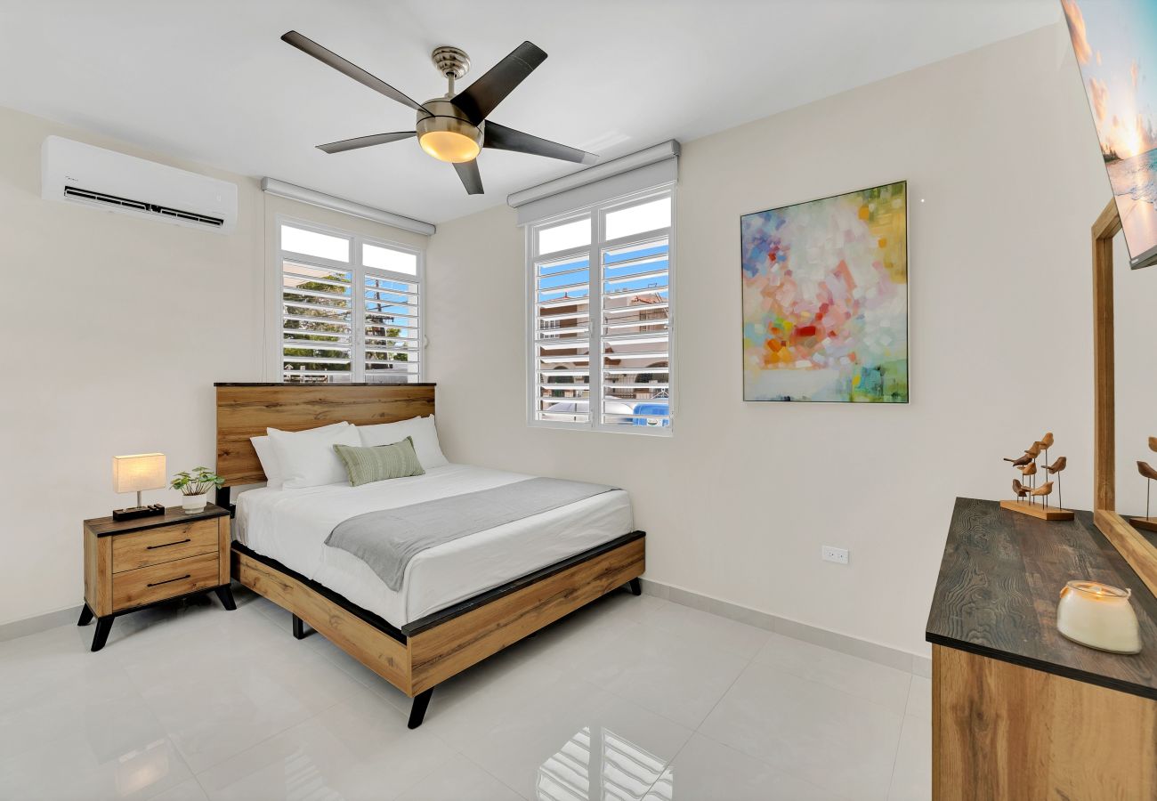 Apartment in San Juan - Spacious Apt. with Private Balcony, 2 BR | Sleeps 6