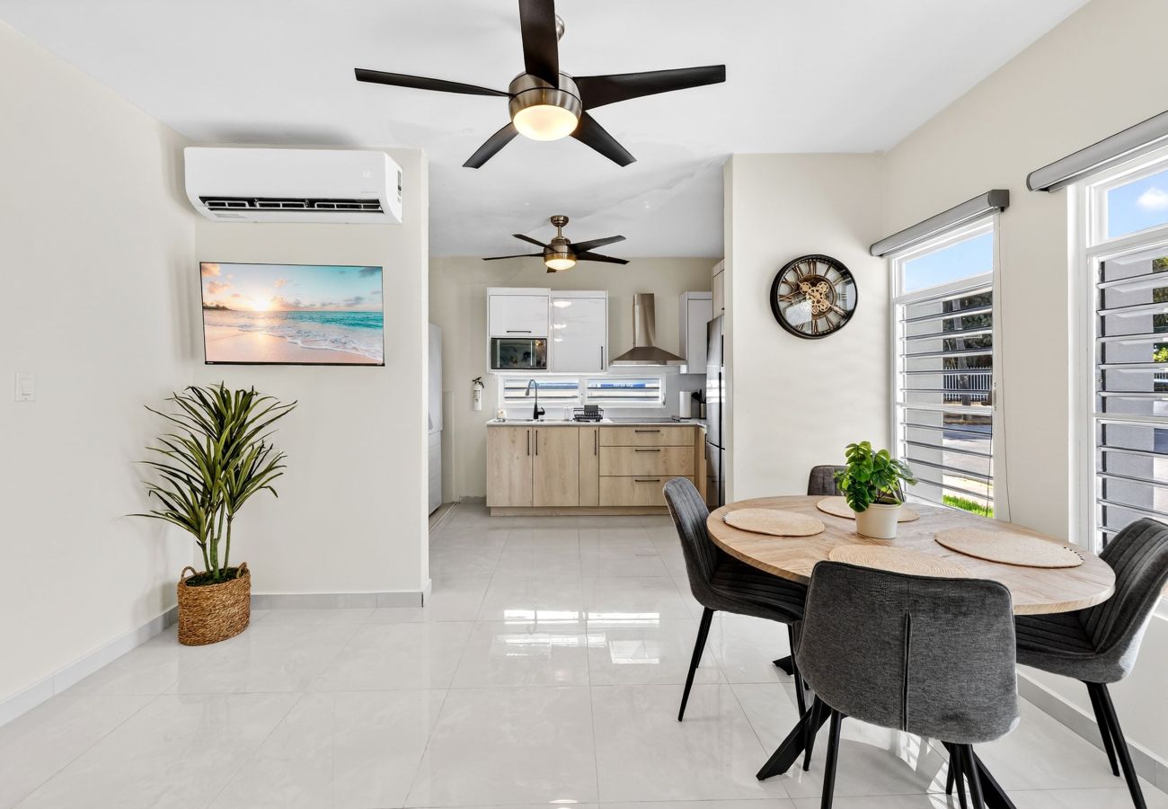 Apartment in San Juan - Spacious Apt. with Private Balcony, 2 BR | Sleeps 6