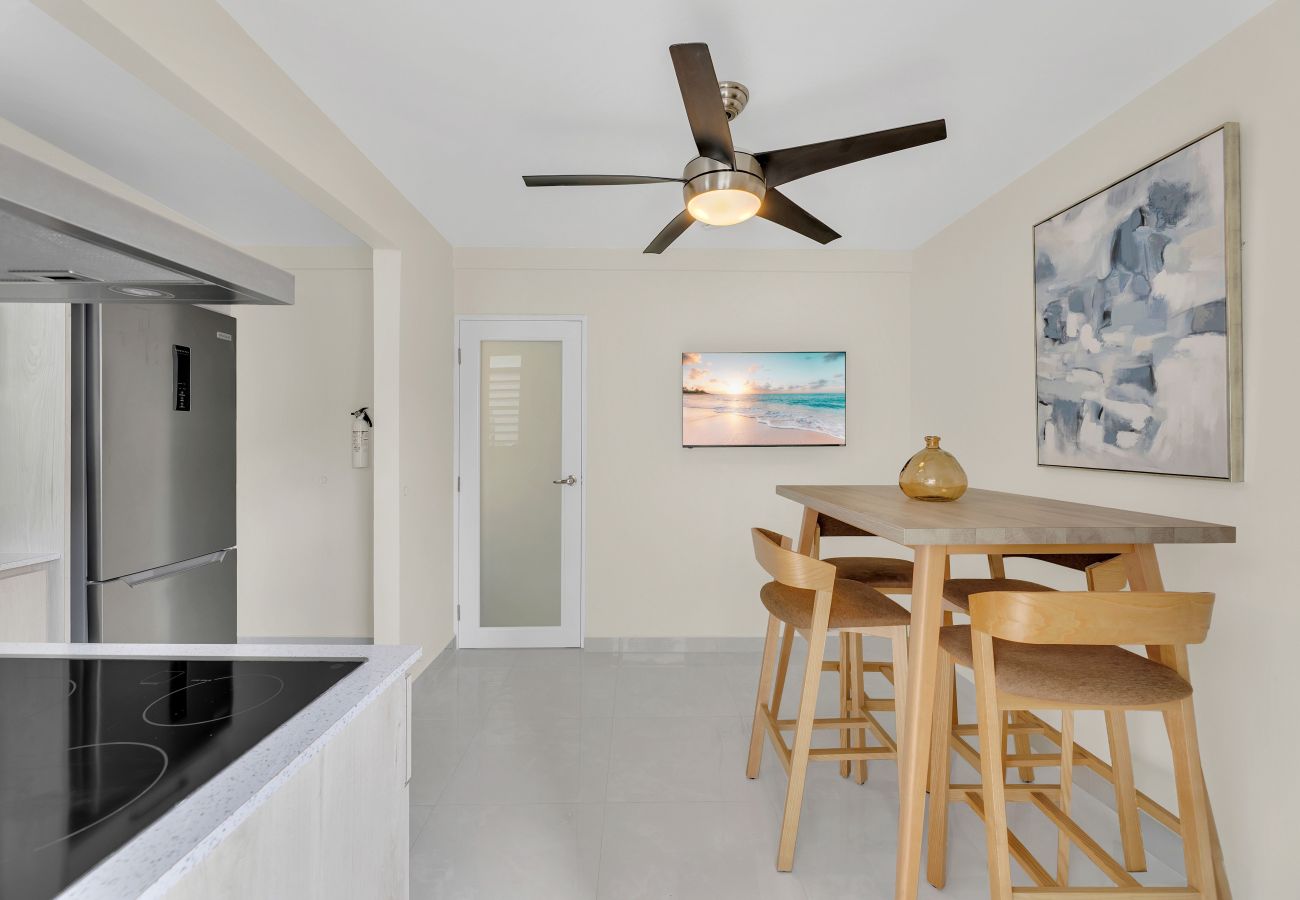 Apartment in San Juan - Cozy retreat w private patio 2 br, sleeps 3