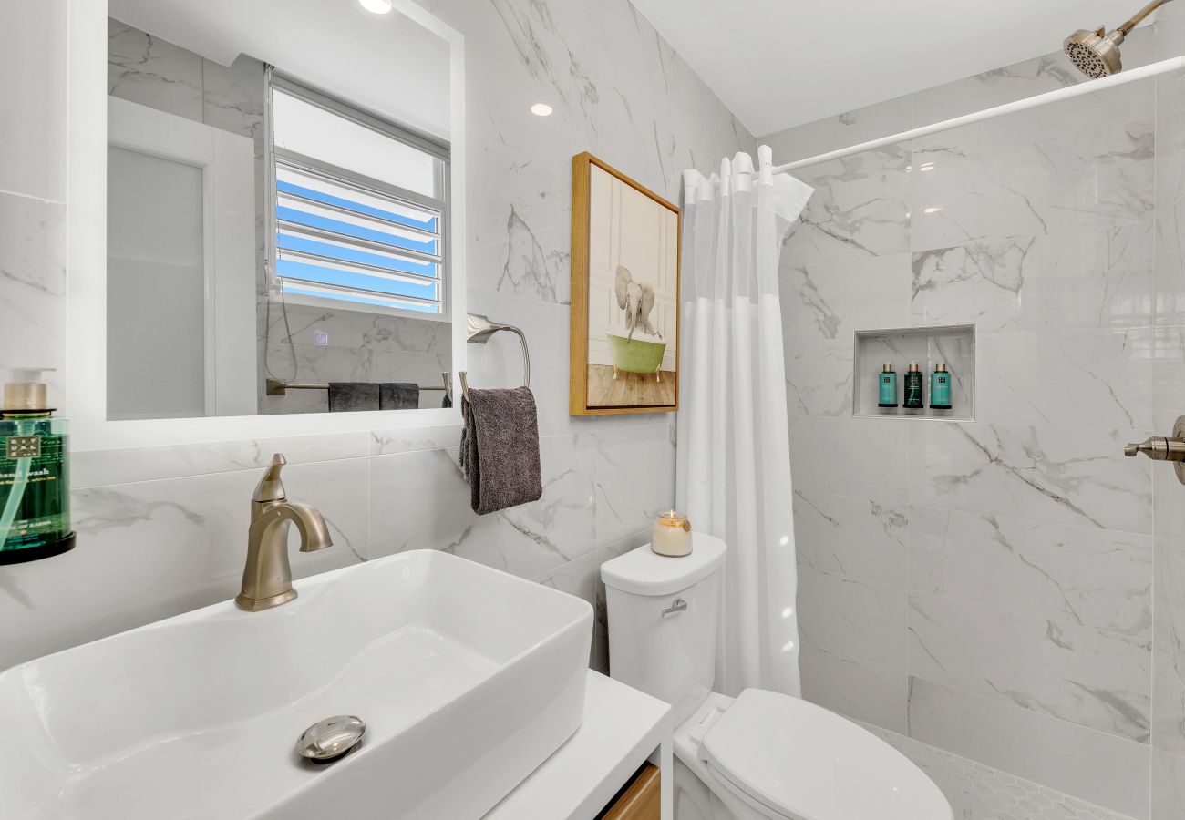 Apartment in San Juan - Cozy retreat w private patio 2 br, sleeps 3