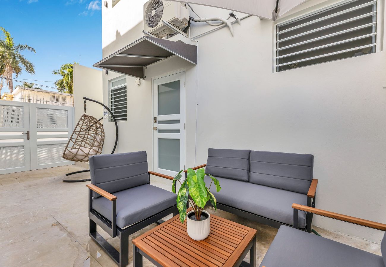 Apartment in San Juan - Cozy retreat w private patio 2 br, sleeps 3