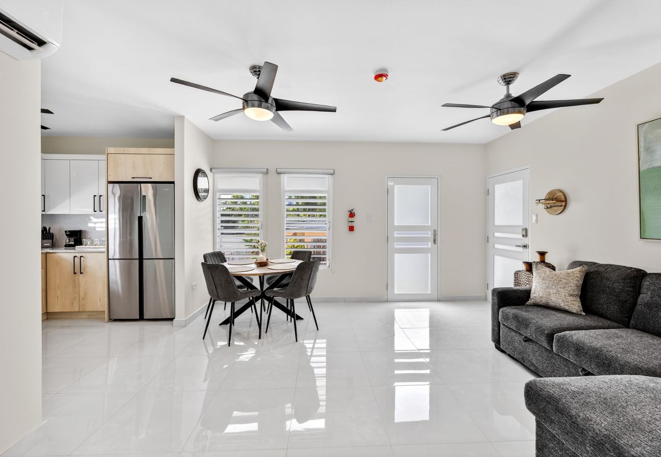 Apartment in San Juan - Cozy Retreat with Private Balcony, 2 BR | Sleeps 6