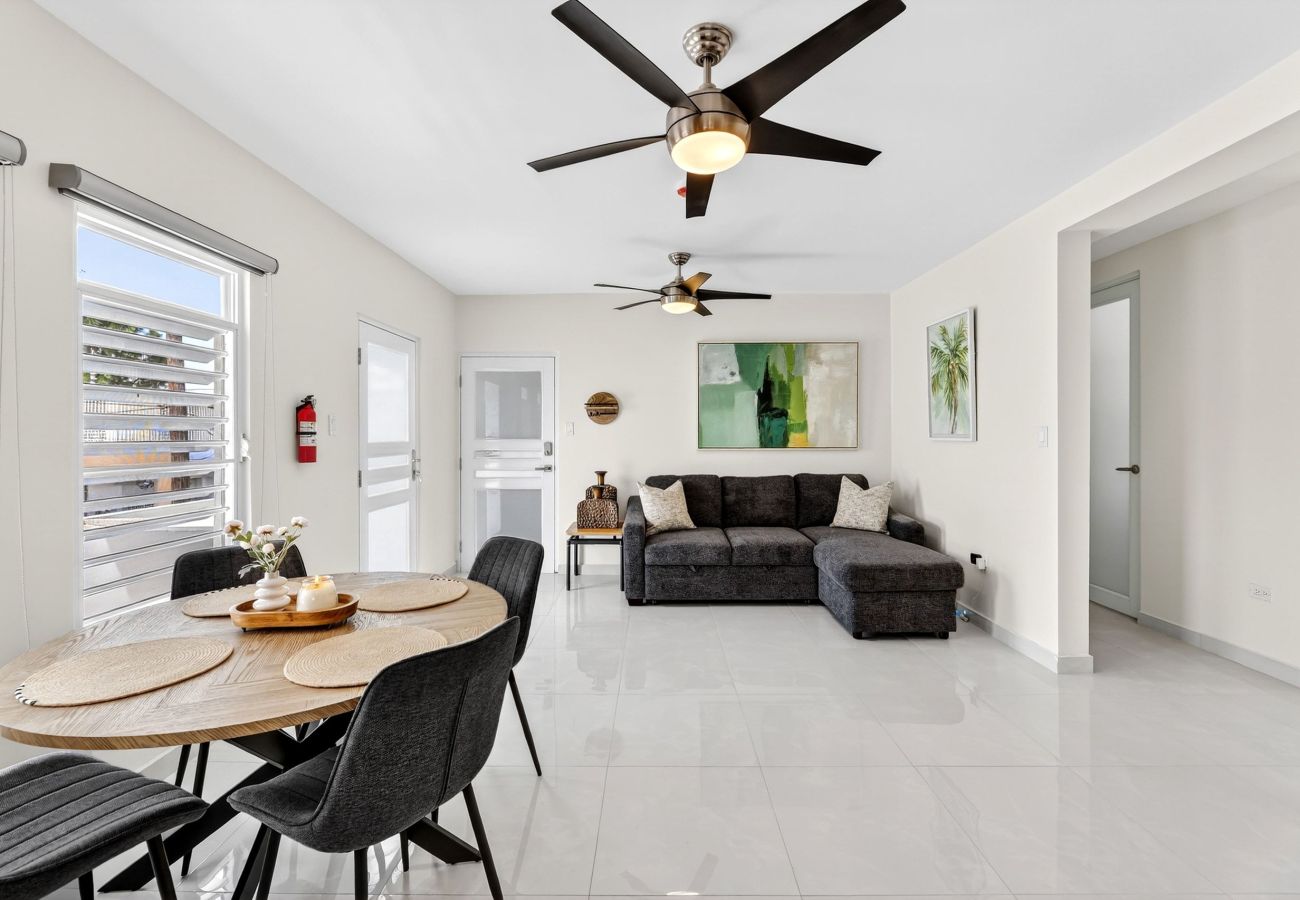 Apartment in San Juan - Cozy Retreat with Private Balcony, 2 BR | Sleeps 6