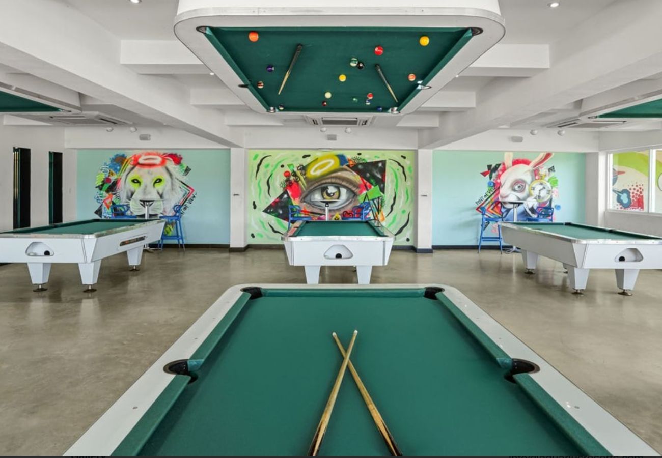 Apartment in Dorado - Elegant 1BR Retreat w/ King Bed & Balcony