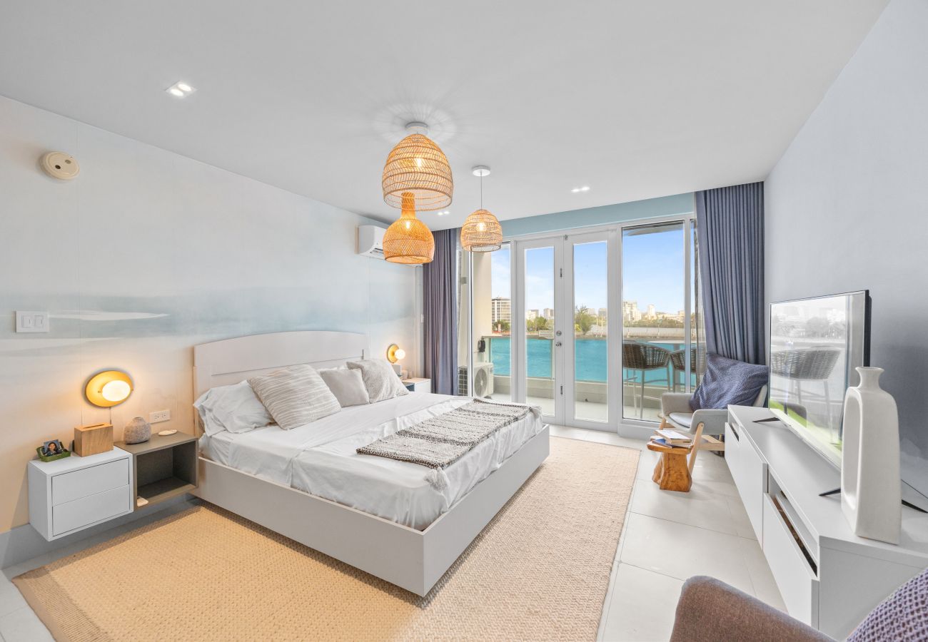 Apartment in San Juan - Bright & Modern Suite for Couples