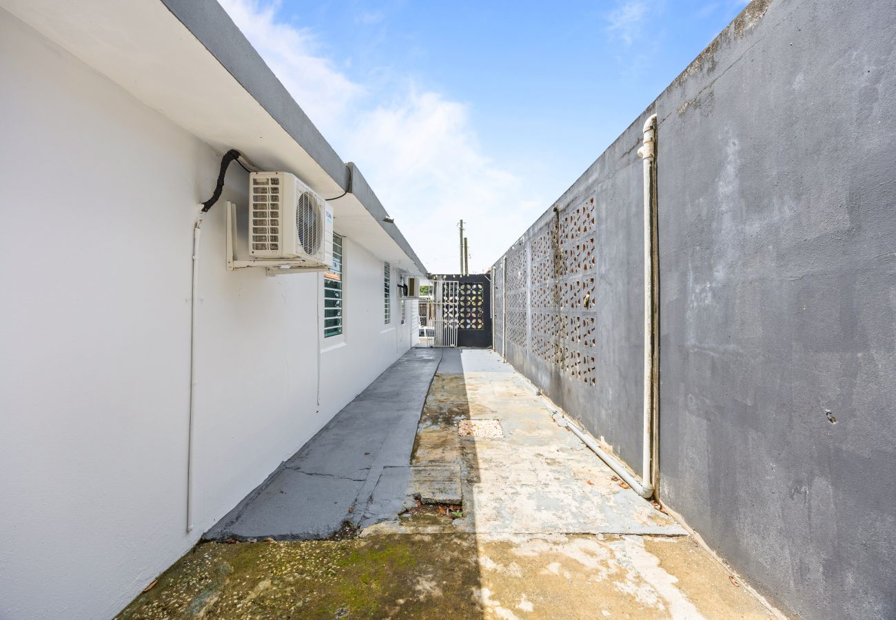 House in Manatí  - Cozy 3B House Charming  and Comfortable