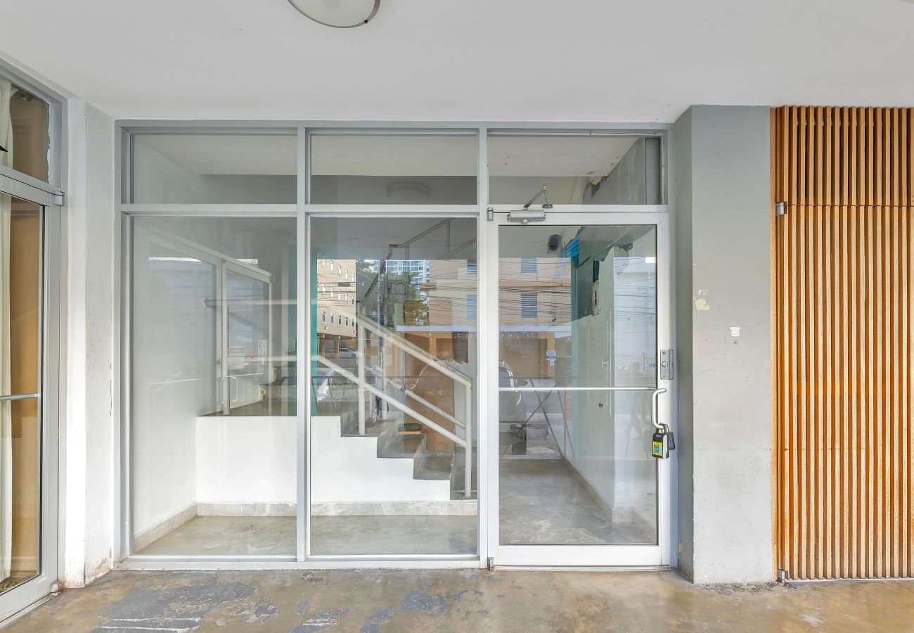 Apartment in San Juan - Bright 3BR Oasis in Calle Cerra w/ Balcony