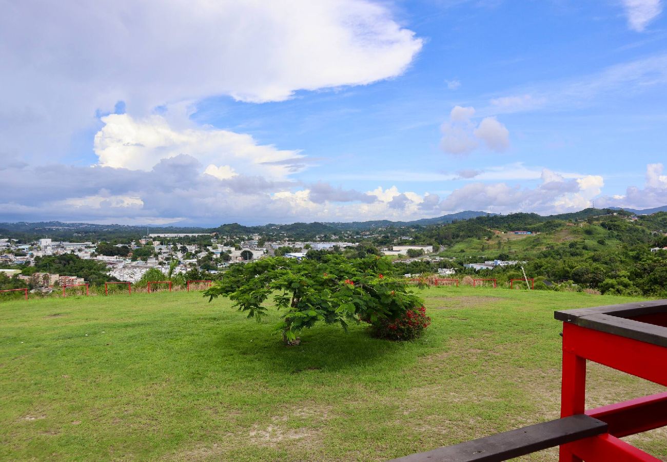 Farm stay in Cidra - La Loma: Cozy Retreat with Jacuzzi & Views 