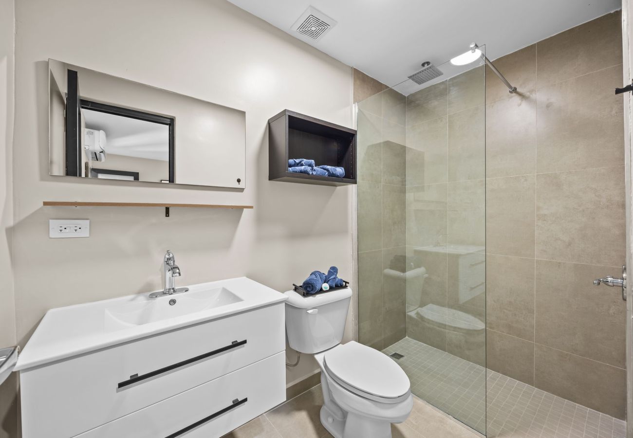 Rent by room in Carolina - OB | Queen Suite