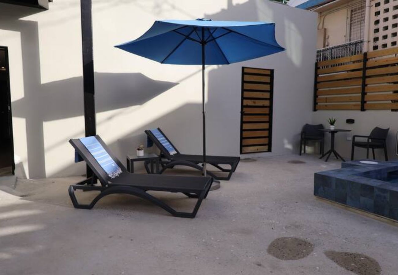 Rent by room in Carolina - OB | King Suite