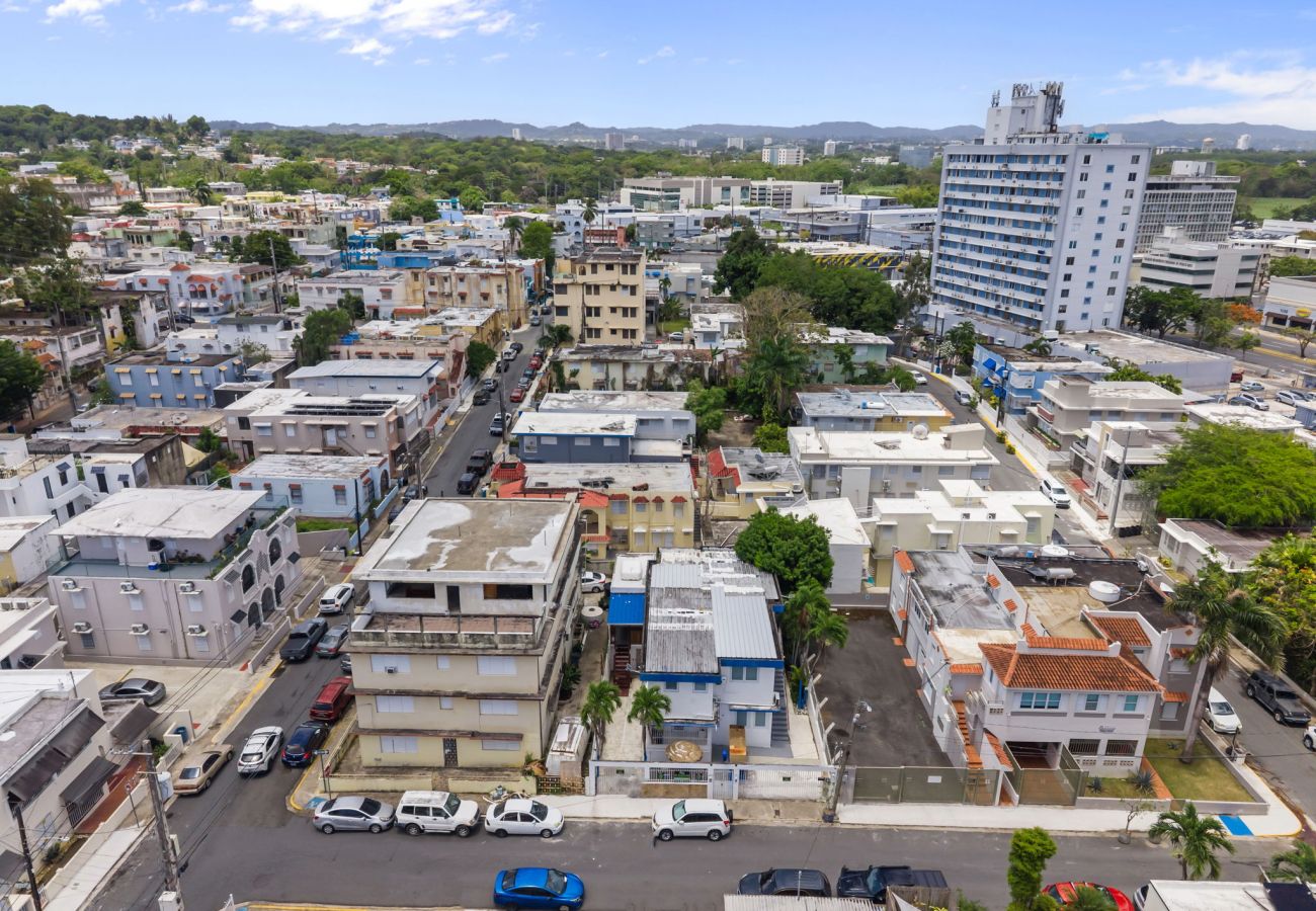 House in San Juan - Cozy Queen Studio | Near Airport & Old San Juan