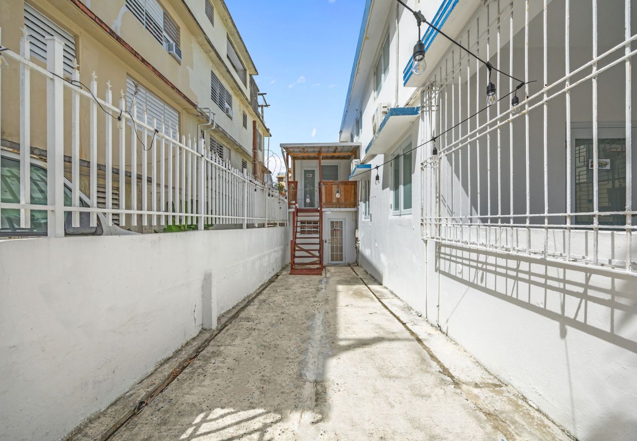 House in San Juan - Central San Juan Stay | Twin Beds & Great Location