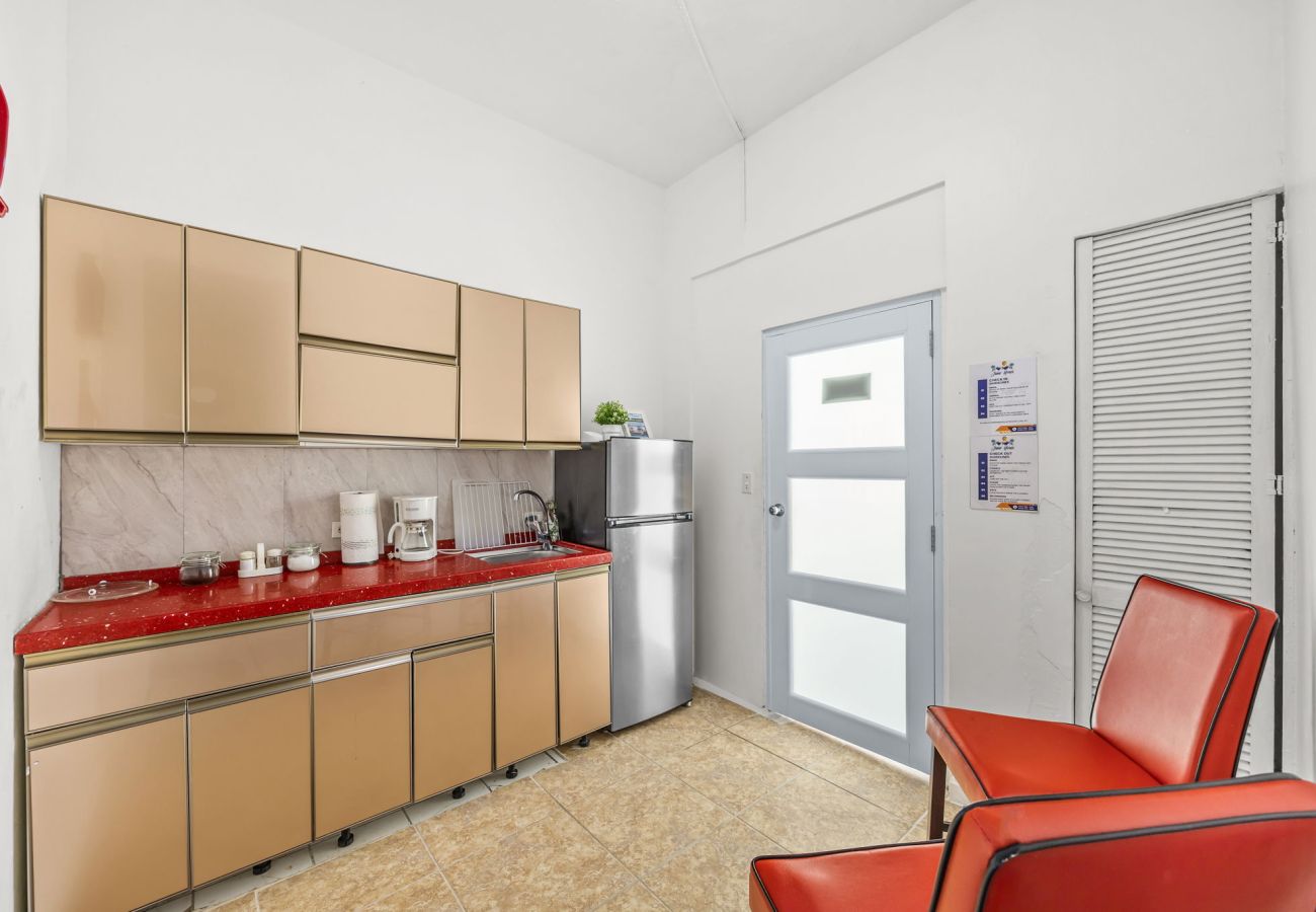 House in San Juan - Comfortable Group Stay | Sleeps 5 | Great Location