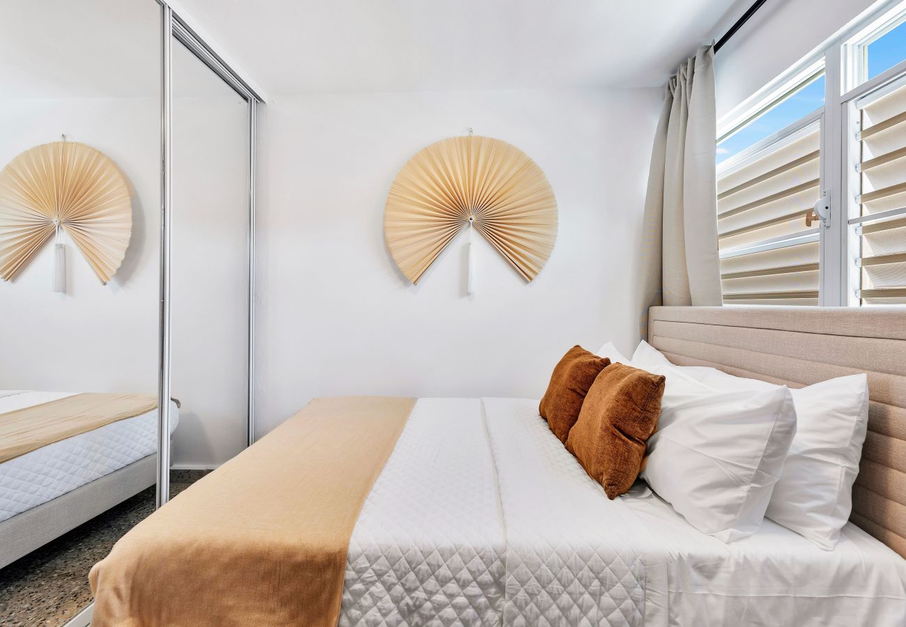 Apartment in San Juan - 3BR Near Restaurants & Nightlife Sleeps 7