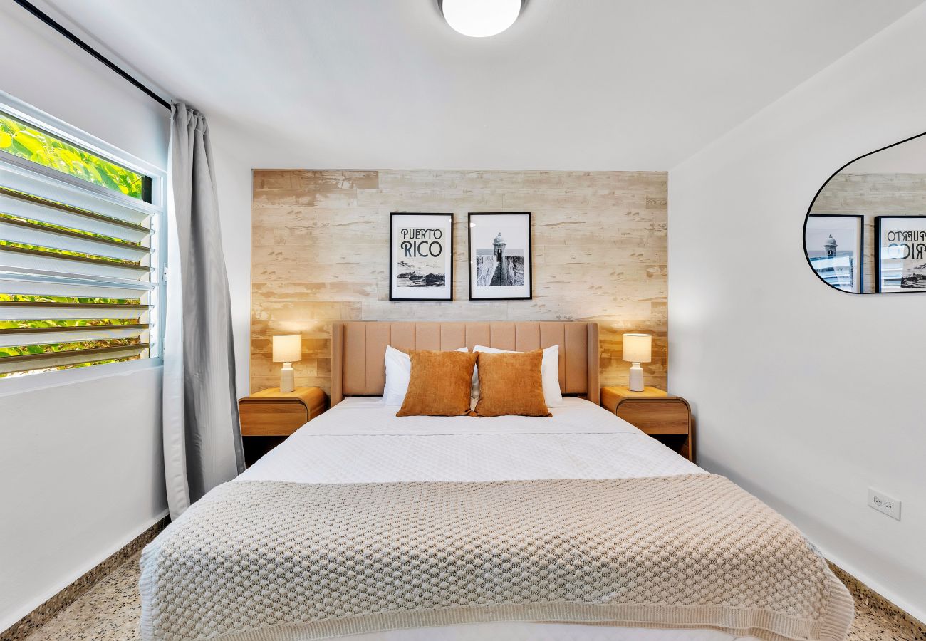 Apartment in San Juan - 3BR Near Restaurants & Nightlife Sleeps 7