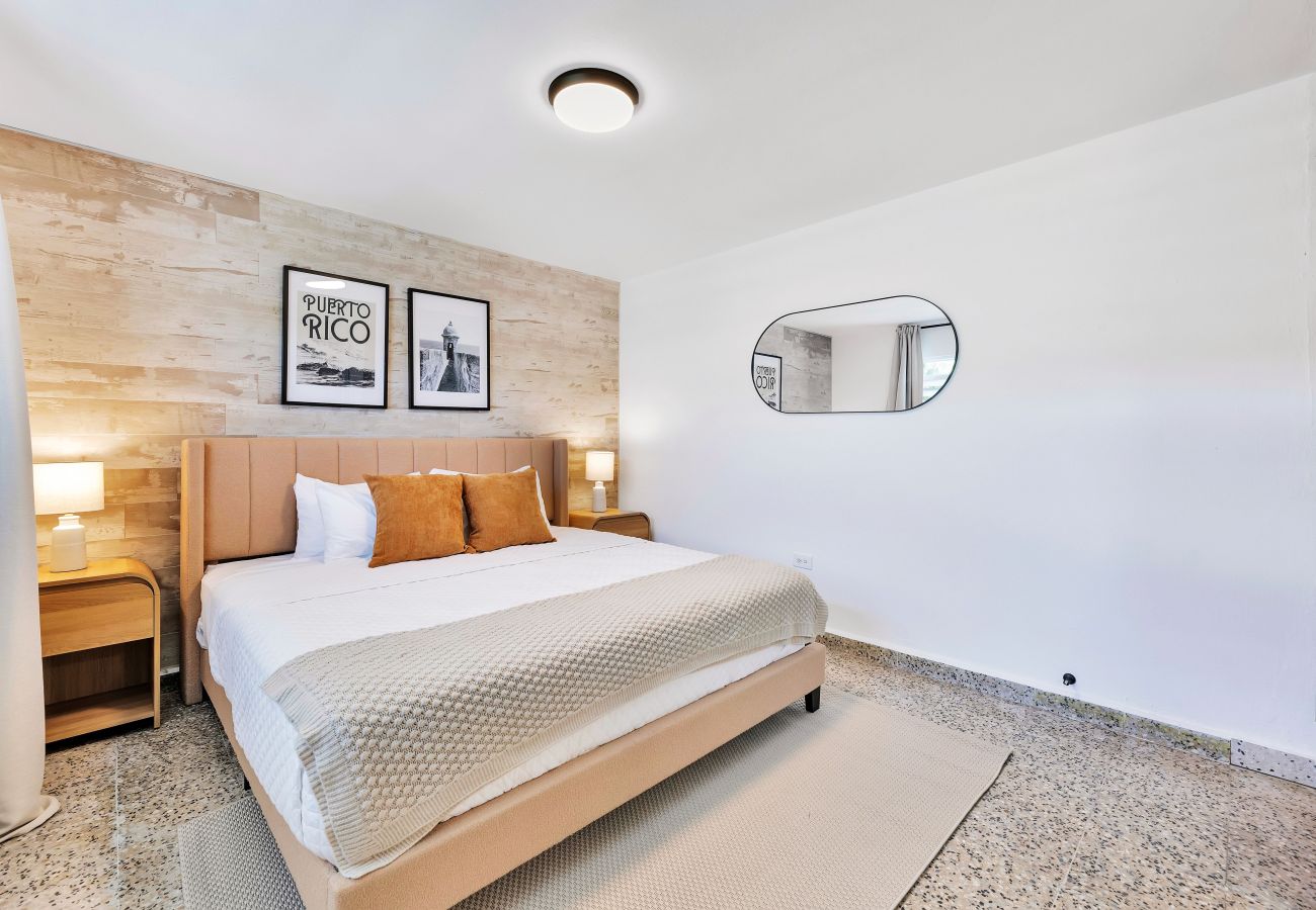Apartment in San Juan - 3BR Near Restaurants & Nightlife Sleeps 7