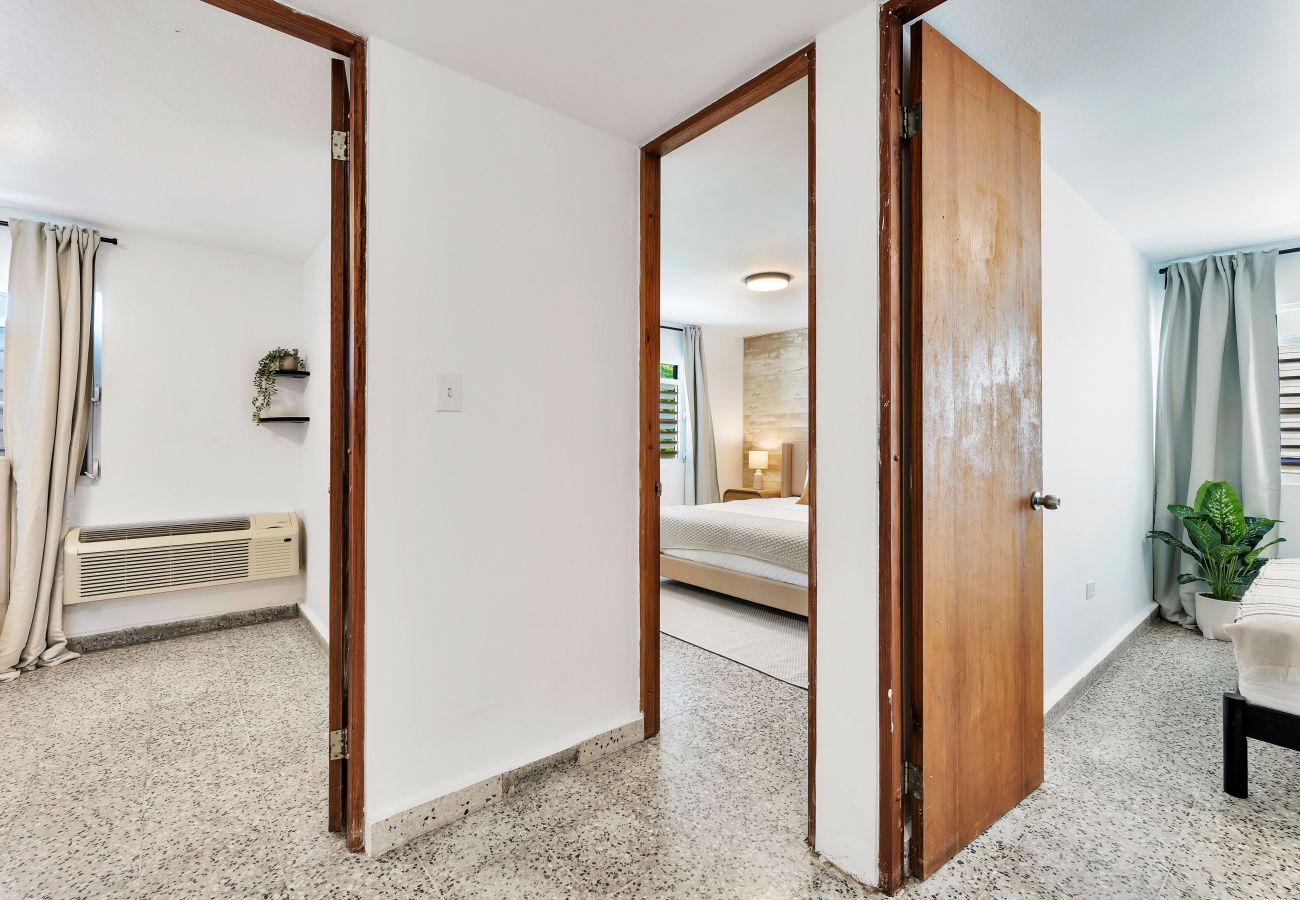 Apartment in San Juan - 3BR Near Restaurants & Nightlife Sleeps 7