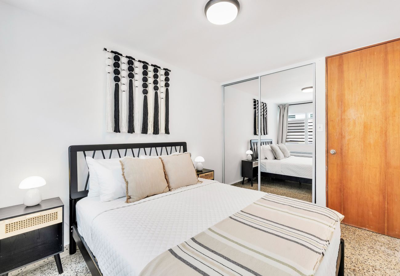 Apartment in San Juan - 3BR Near Restaurants & Nightlife Sleeps 7