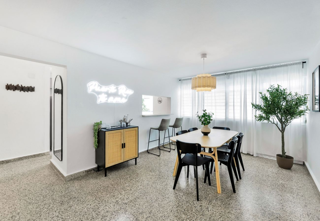 Apartment in San Juan - 3BR Near Restaurants & Nightlife Sleeps 7
