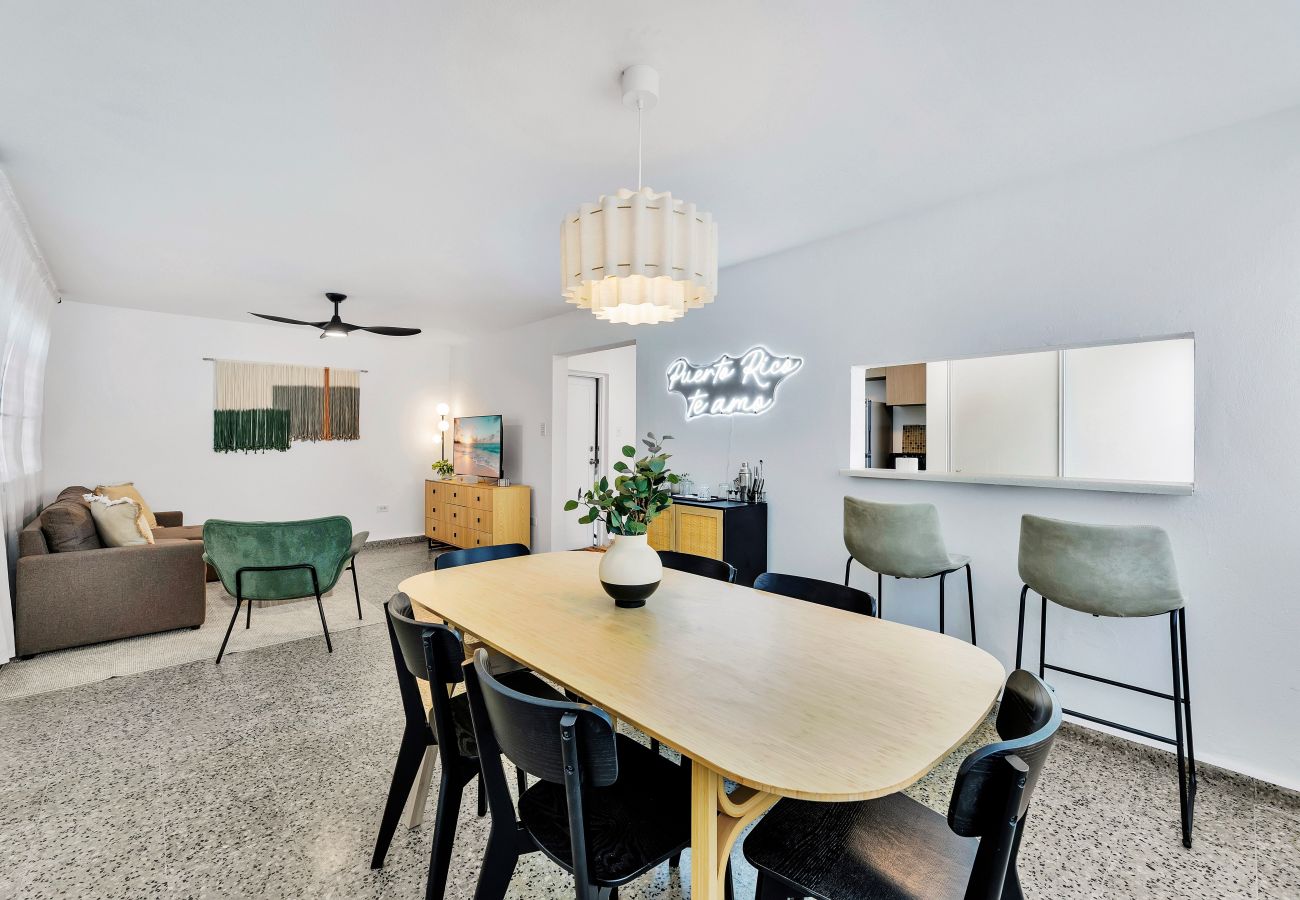 Apartment in San Juan - 3BR Near Restaurants & Nightlife Sleeps 7