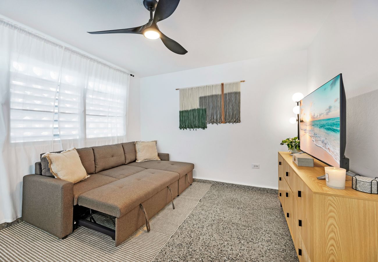 Apartment in San Juan - 3BR Near Restaurants & Nightlife Sleeps 7