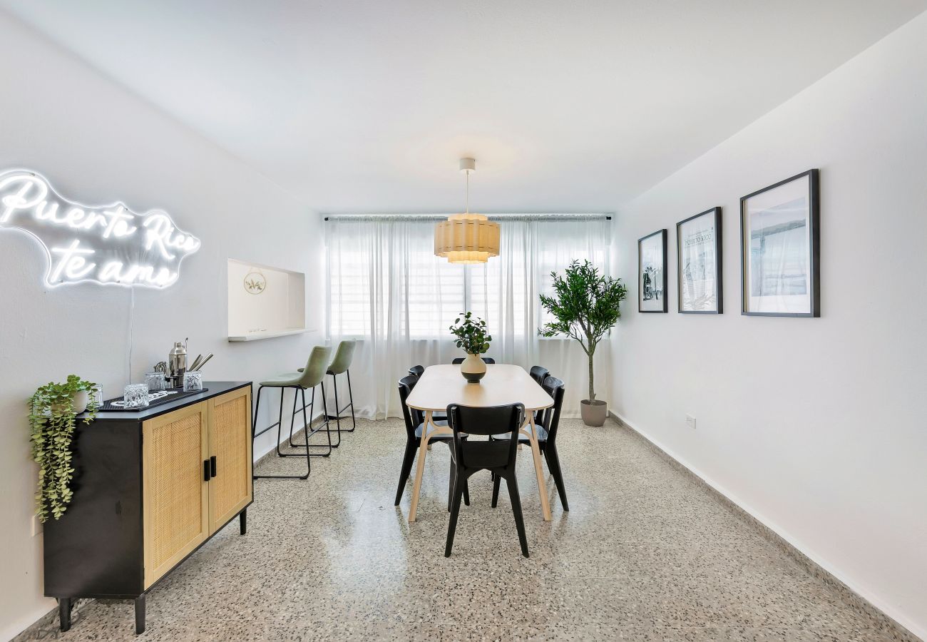 Apartment in San Juan - 3BR Near Restaurants & Nightlife Sleeps 7