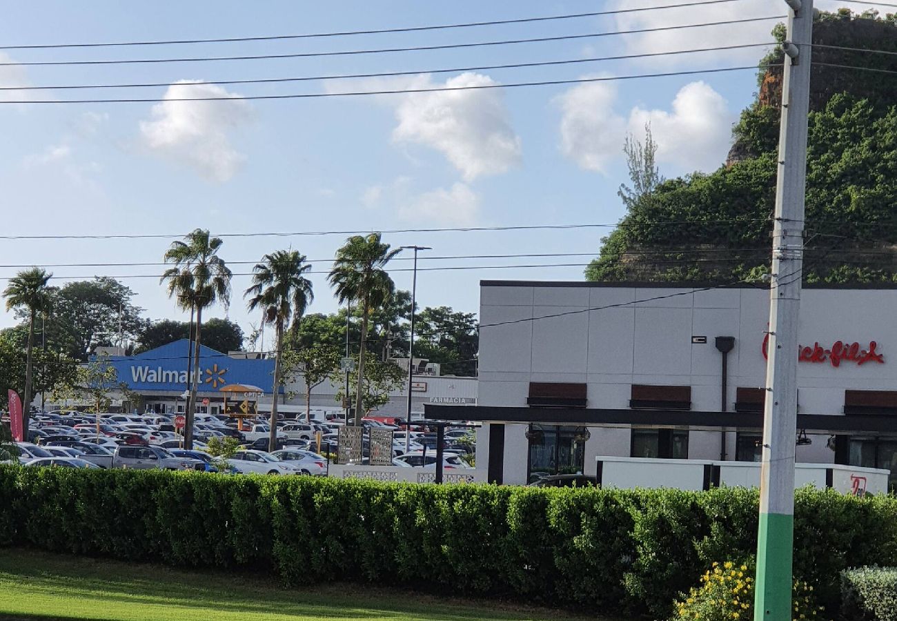 Apartment in Bayamon - Family Getaway In Centric Bayamon 