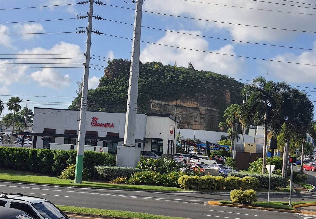 Apartment in Bayamon - Family Getaway In Centric Bayamon 