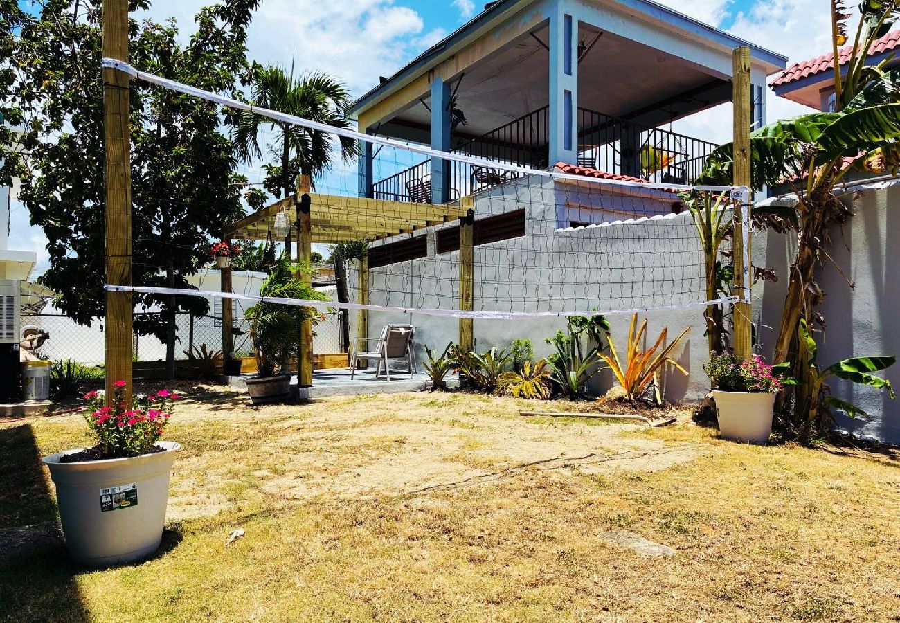 House in Camuy - Oceanfront Rustic Family Home Fully Equipped for 8